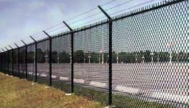 commercial fence w razor wire